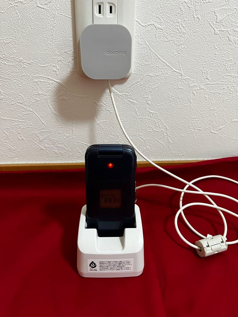 docomo 折りたたみ式携帯電話 ネイビー