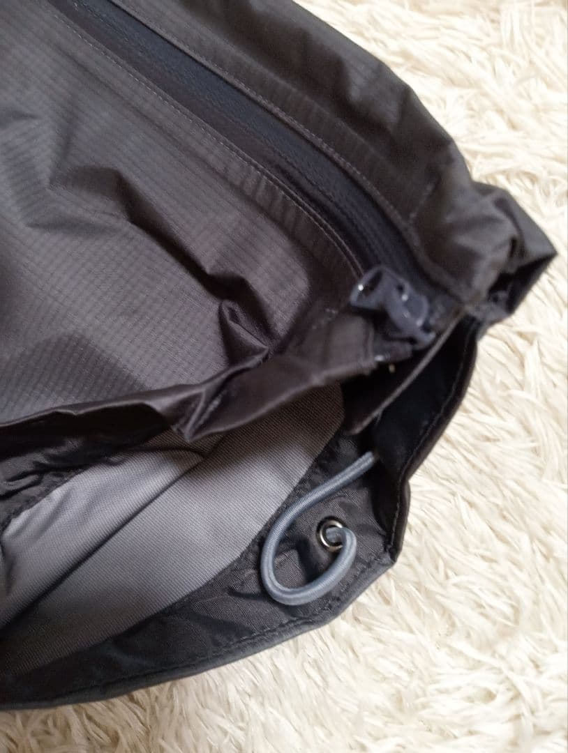 mont-bell　現行販売品　　ほぼ新品　ストームクルーザー　レディースL