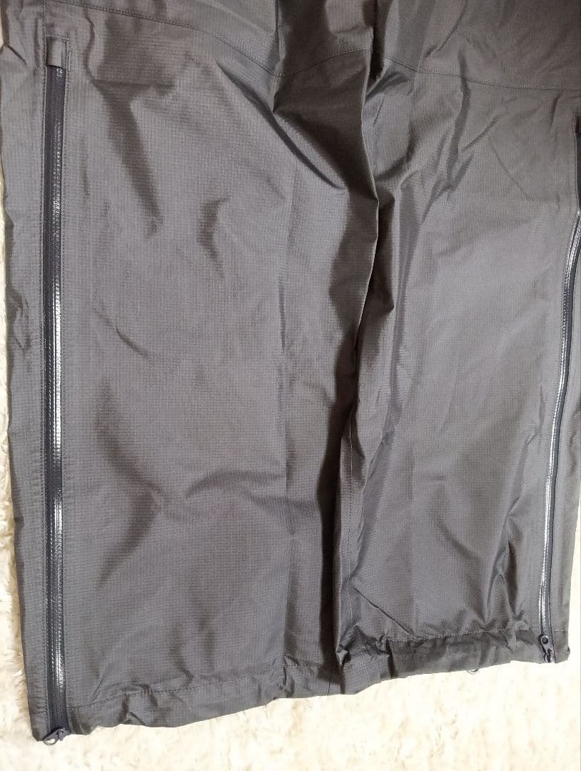 mont-bell　現行販売品　　ほぼ新品　ストームクルーザー　レディースL