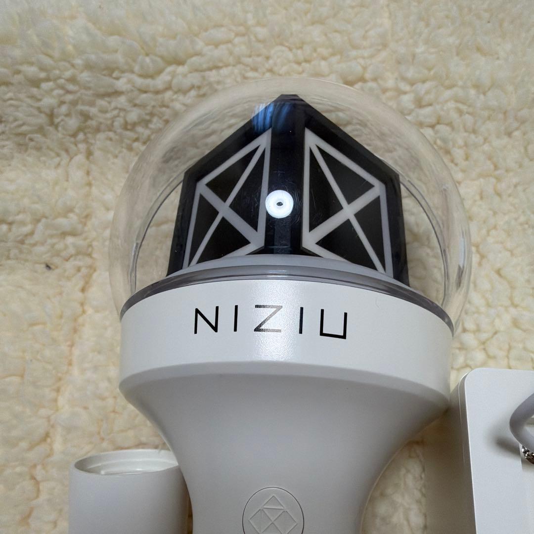 niziu ペンライト　目立つ傷なし