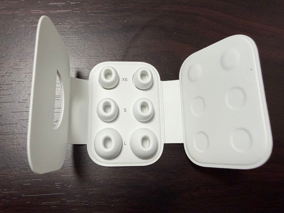 AirPods Pro（第2世代）本体 ホワイト 充電ケース付き