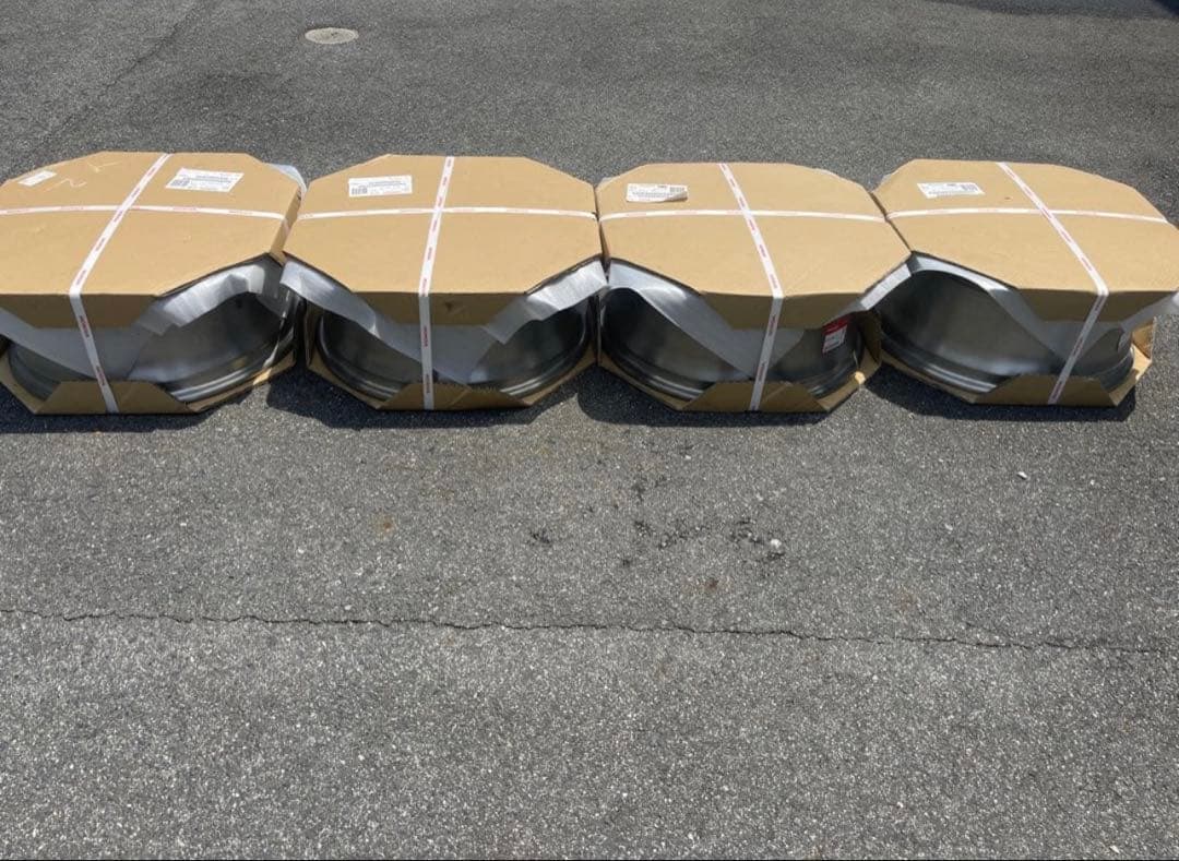 ②【ブラックフライデー笑】　ホンダ　ヴェゼルZ 18インチホイール　１本分