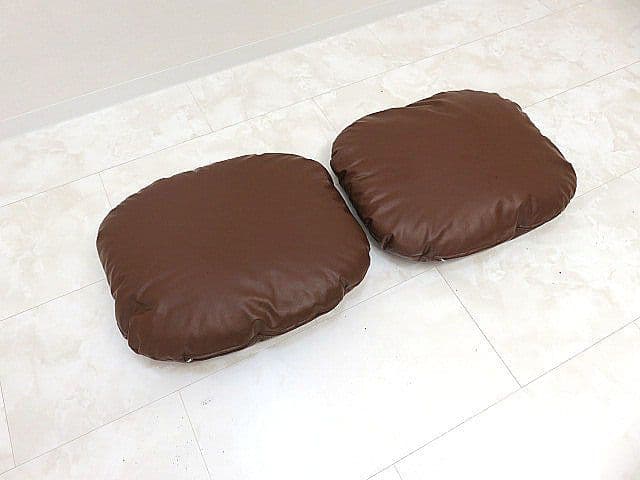 展示品　本革クッション2個セット　54ｃｍ×45ｃｍ　総革クッション