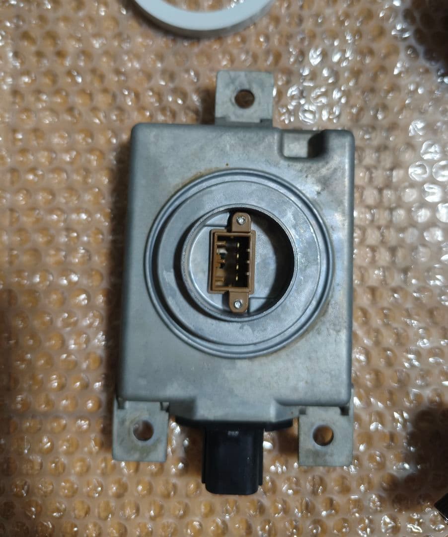 いすゞ　日野　純正ディスチャージヘッドライトバラストセット片側分