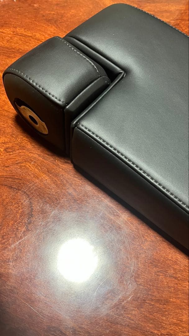 トヨタ　ヴォクシー 　ノア90系 ワイドコンソールアームレスト