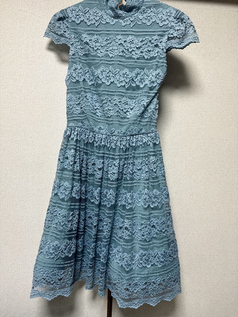 Alice + Olivia Maureen Dress　ライトブルー