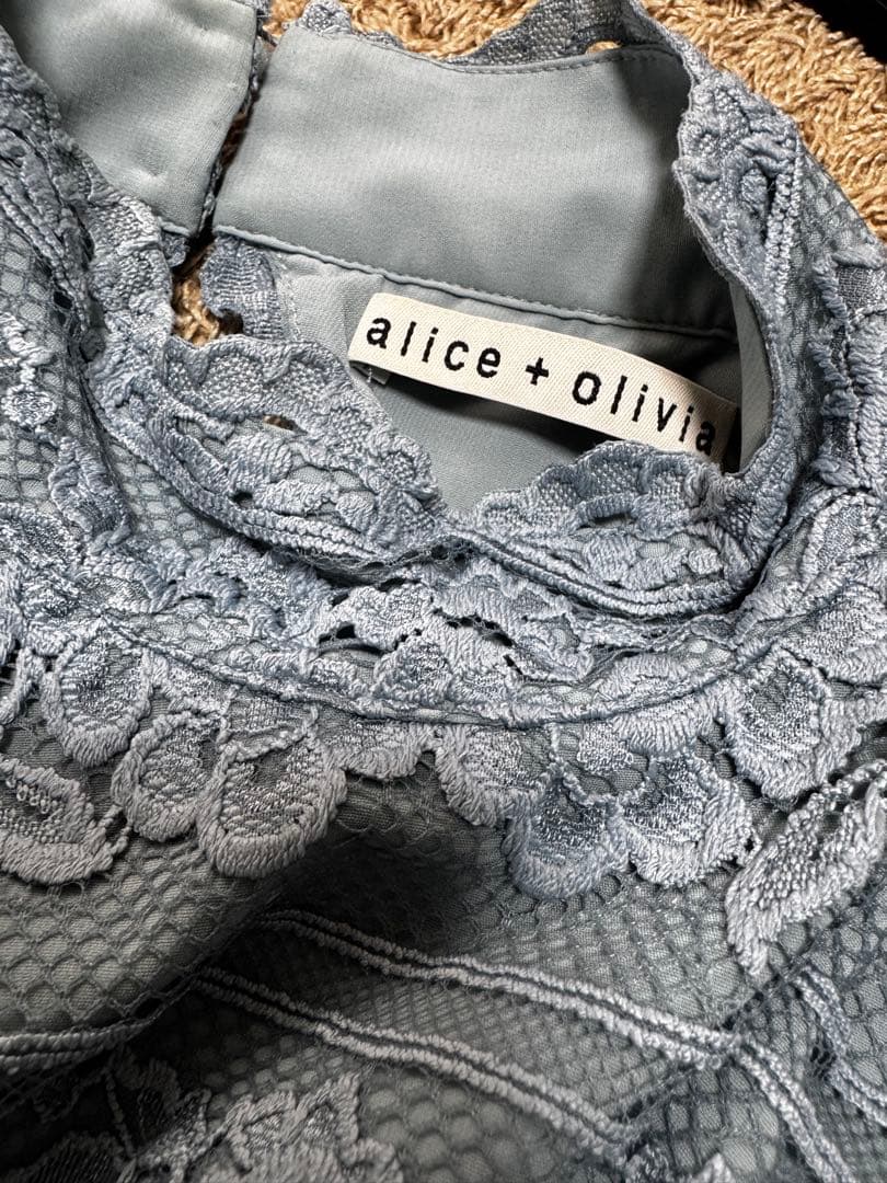 Alice + Olivia Maureen Dress　ライトブルー