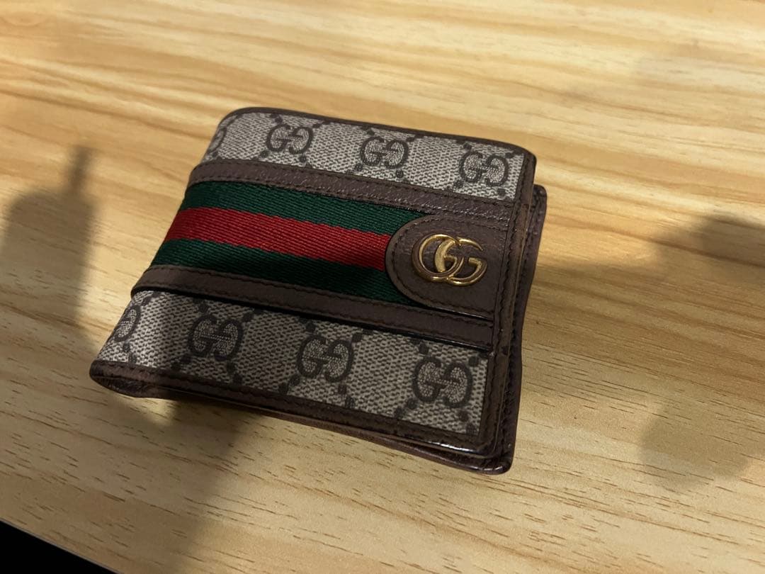 【使用期間半年】Gucci GGパターン 二つ折り財布