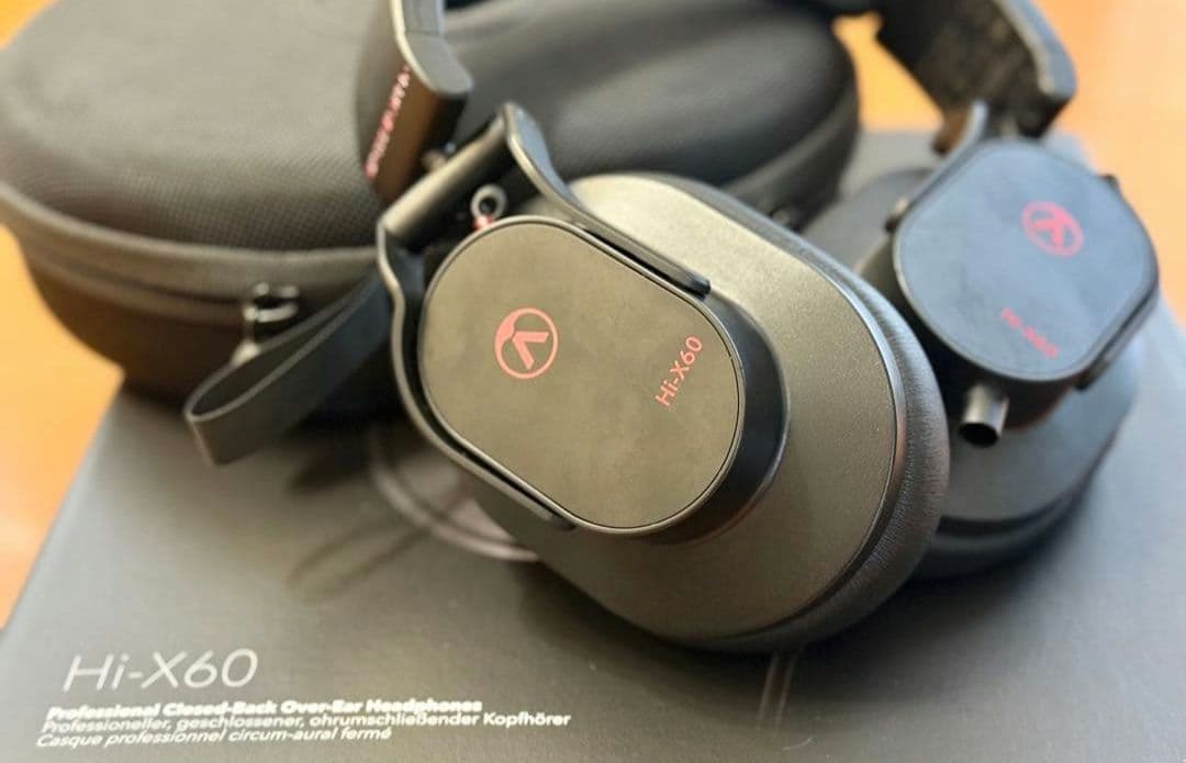 HI-X60 ブラック 有線ヘッドホン キャリングケース付き