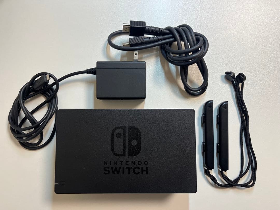 美品Nintendo Switch ブラック 本体 付属品あり 箱無し