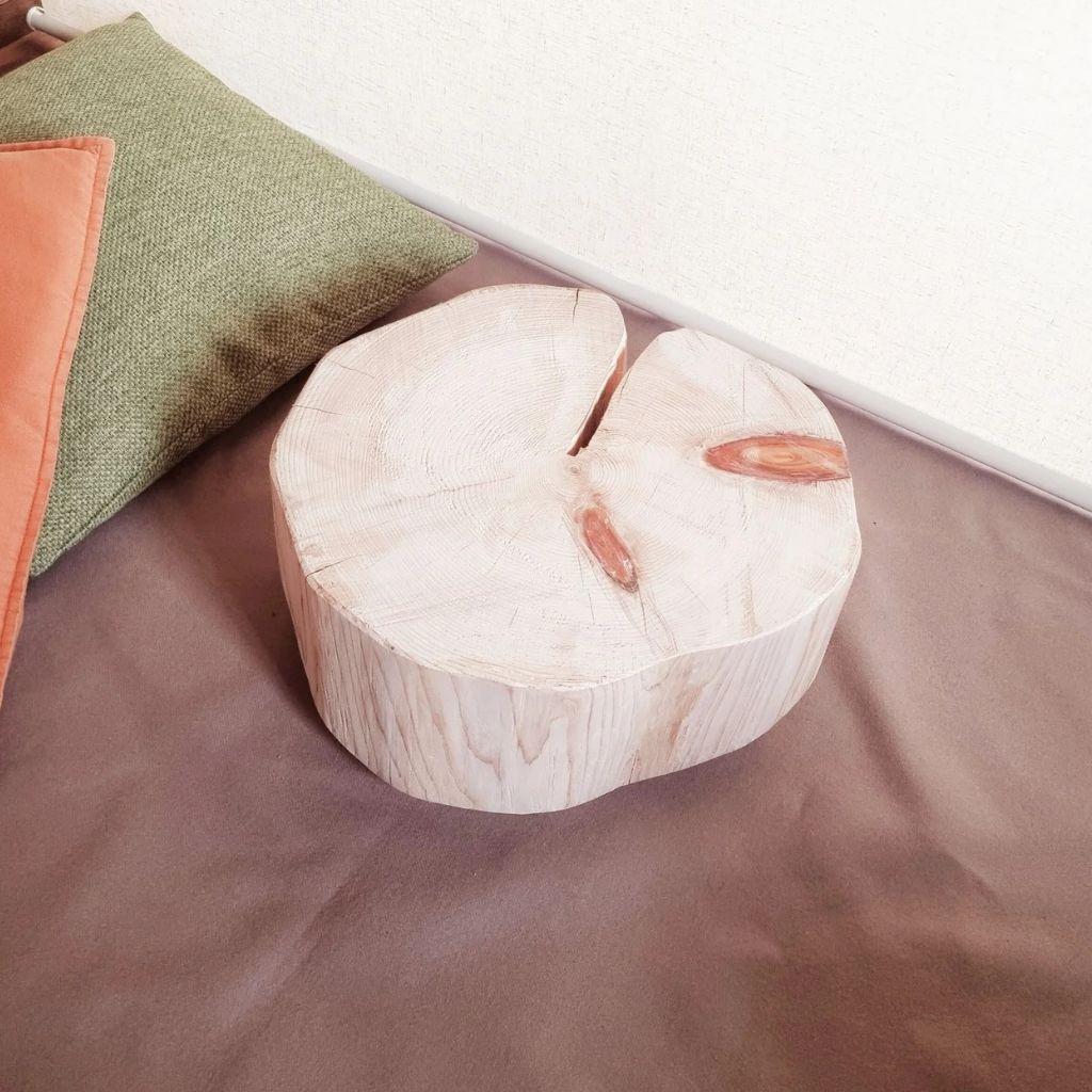 ナチュラルウッドのサイドテーブル 木の温もりと天然アロマの香り 椅子・花台