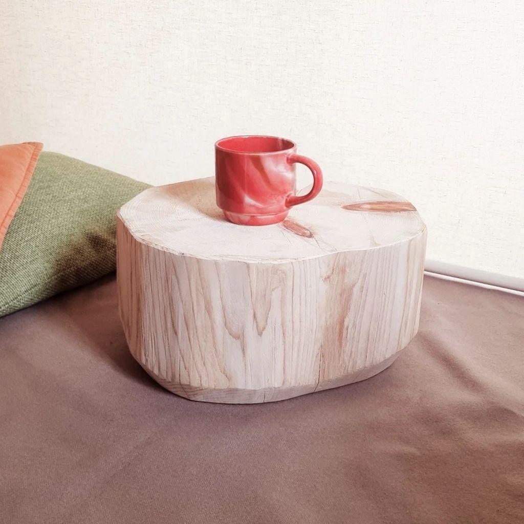 ナチュラルウッドのサイドテーブル 木の温もりと天然アロマの香り 椅子・花台