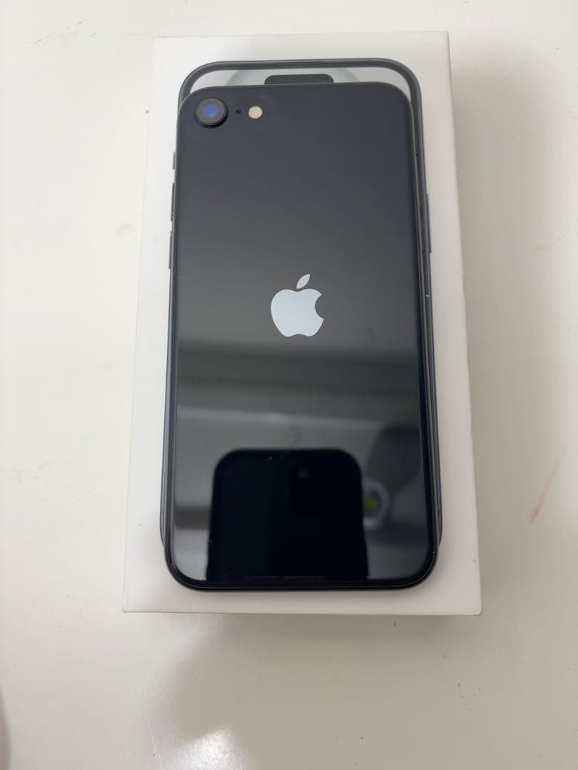 早い者勝ち　[SIMフリー]Apple iPhone se3 128GB
