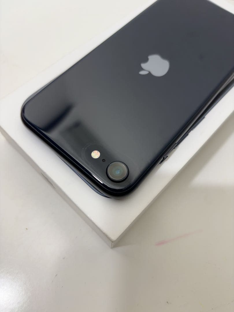 早い者勝ち　[SIMフリー]Apple iPhone se3 128GB