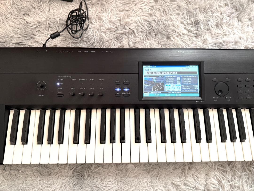 【美品】KORG KROME 73 シンセ ペダル＆キャリーバッグ付