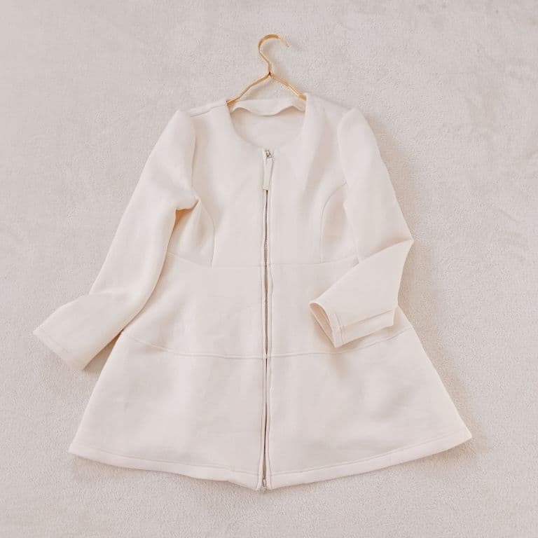 liala×pg ペプラム ノーカラー ダンボールニット フリル ジャケット M