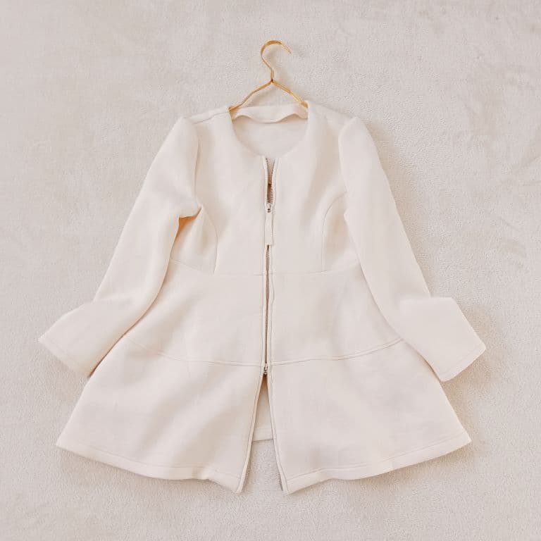 liala×pg ペプラム ノーカラー ダンボールニット フリル ジャケット M