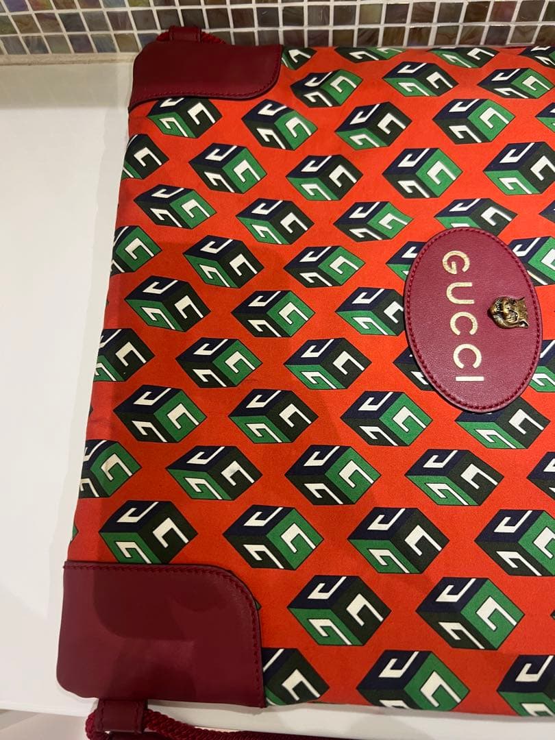 GUCCI グッチ　赤　ドローストリングバックパック　ナップサック　男女兼用