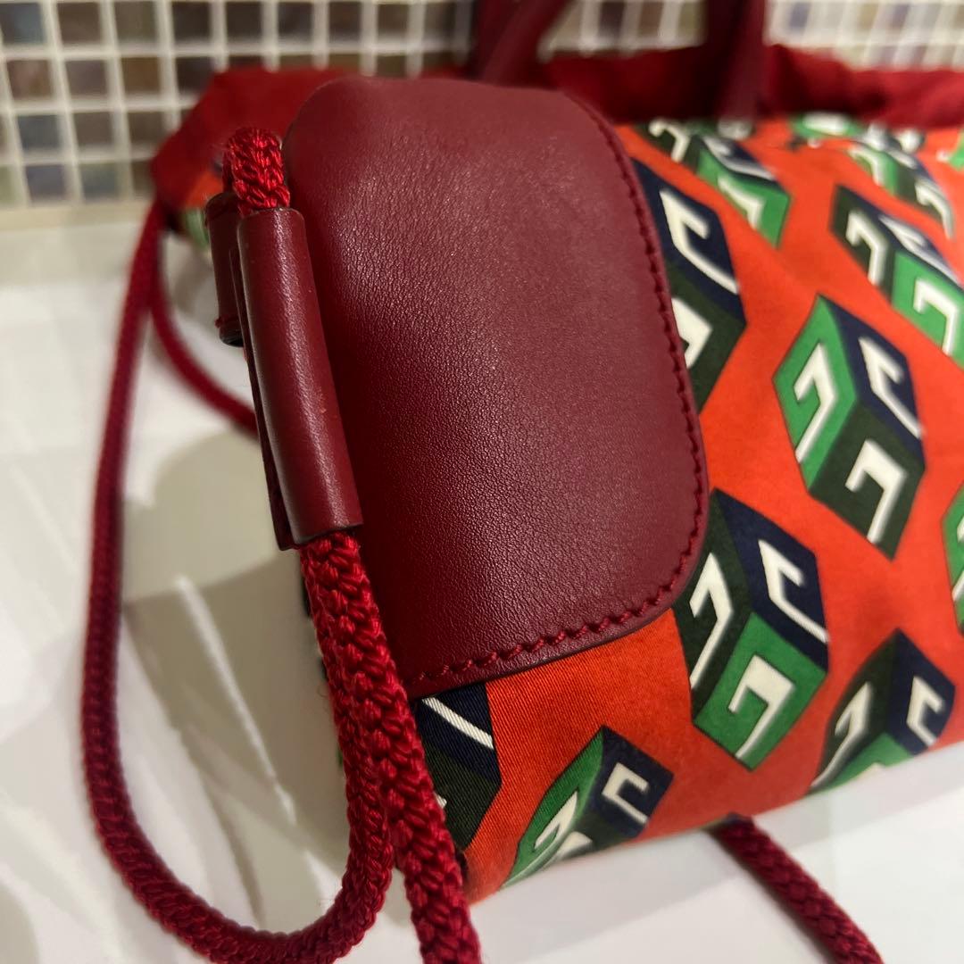 GUCCI グッチ　赤　ドローストリングバックパック　ナップサック　男女兼用