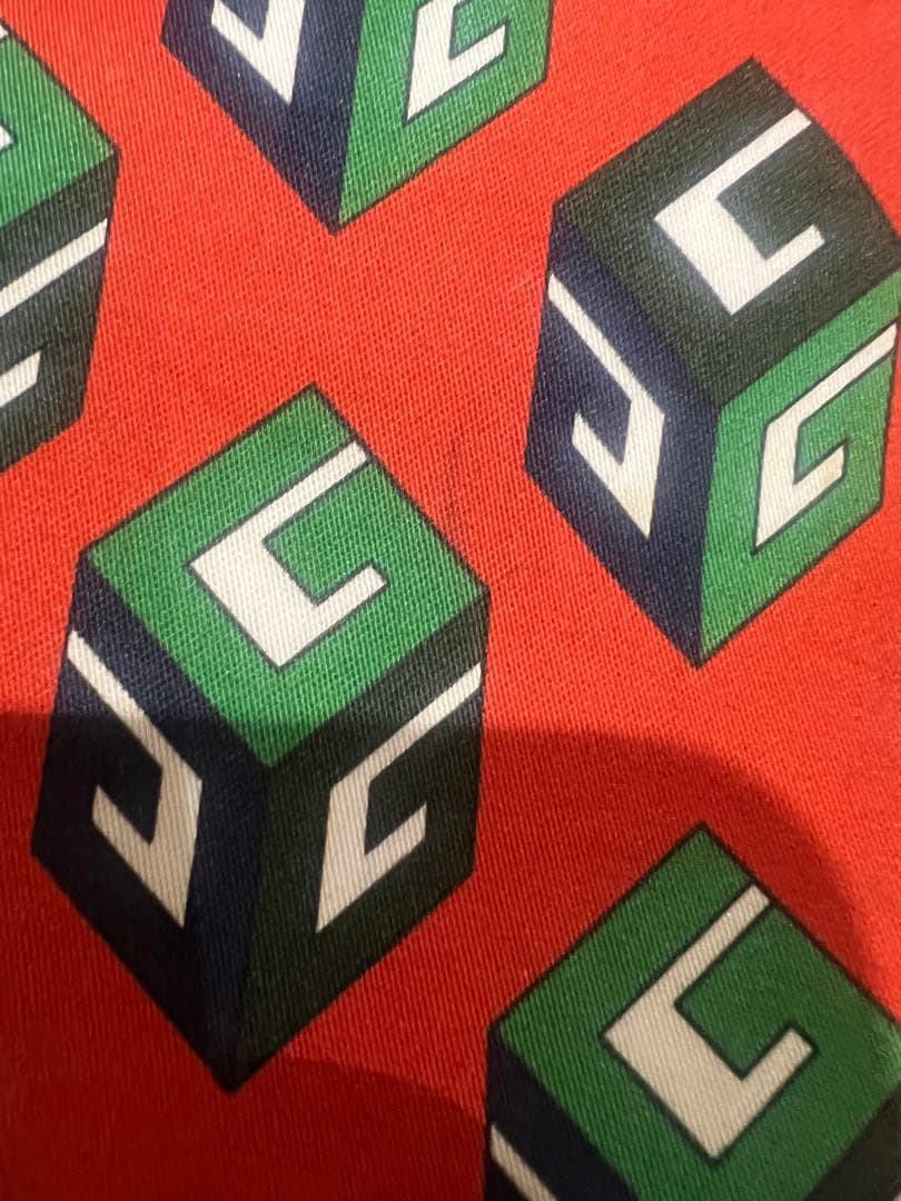 GUCCI グッチ　赤　ドローストリングバックパック　ナップサック　男女兼用