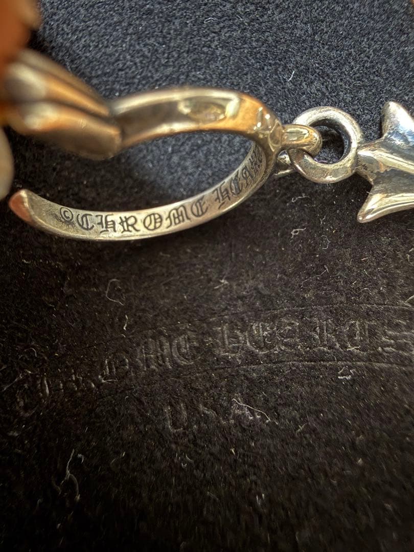 クロムハーツ タイニークロス ピアス