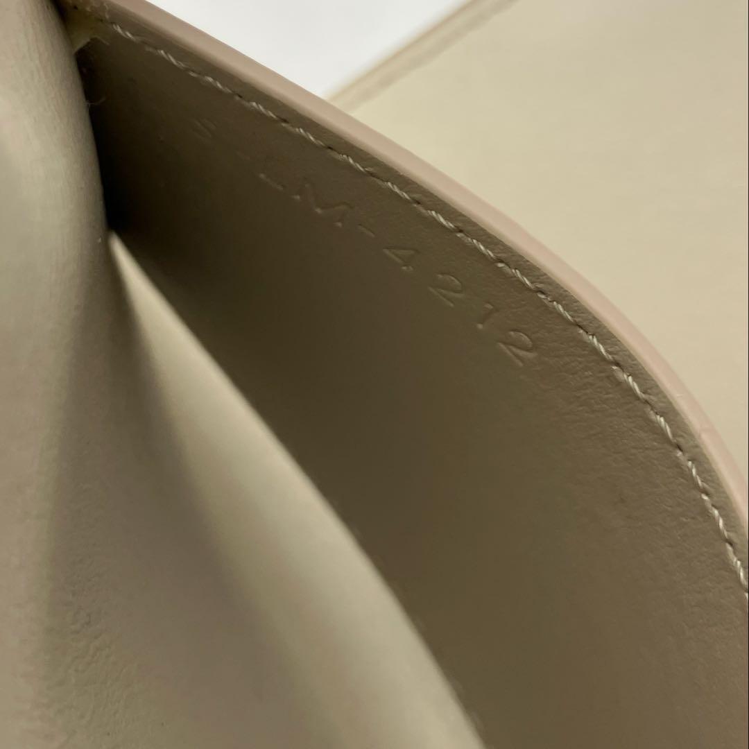 16【極美品/箱付き】CELINE 6連キーケース エッセンシャル 本革