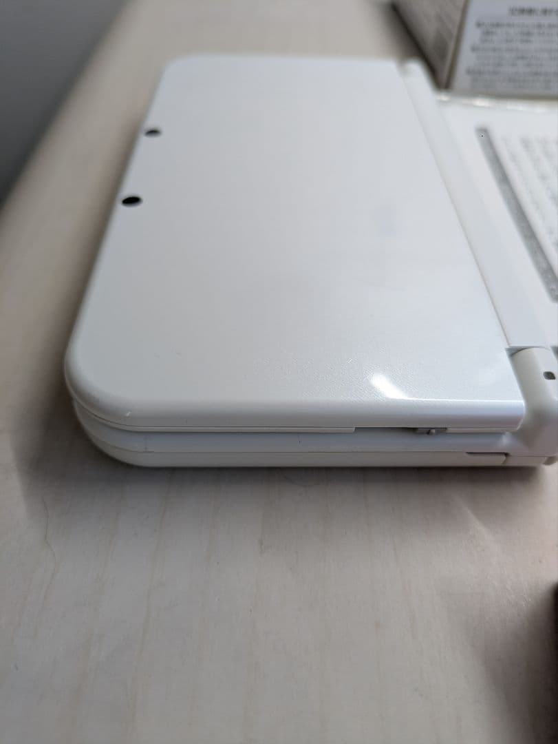 Newニンテンドー3DSLL パールホワイト ACアダプターセット メモリ無し