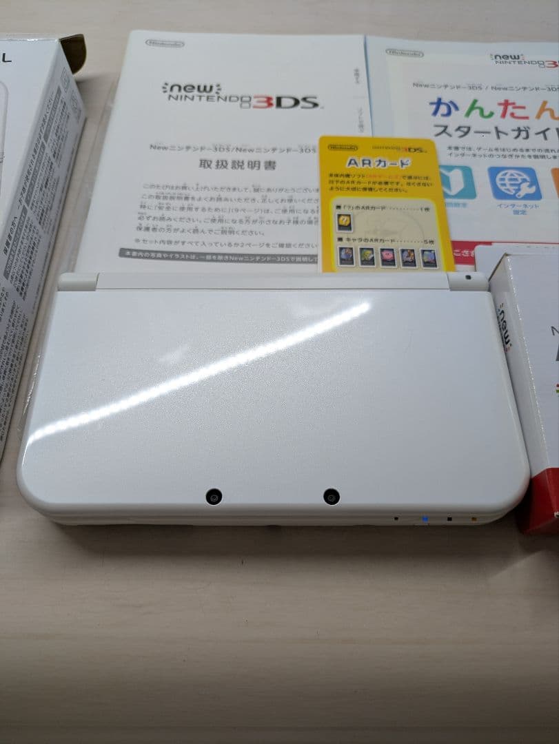 Newニンテンドー3DSLL パールホワイト ACアダプターセット メモリ無し