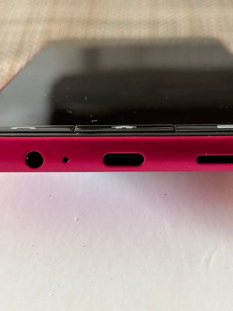 【使用1週間・最新機種】BASIO active3 レッド