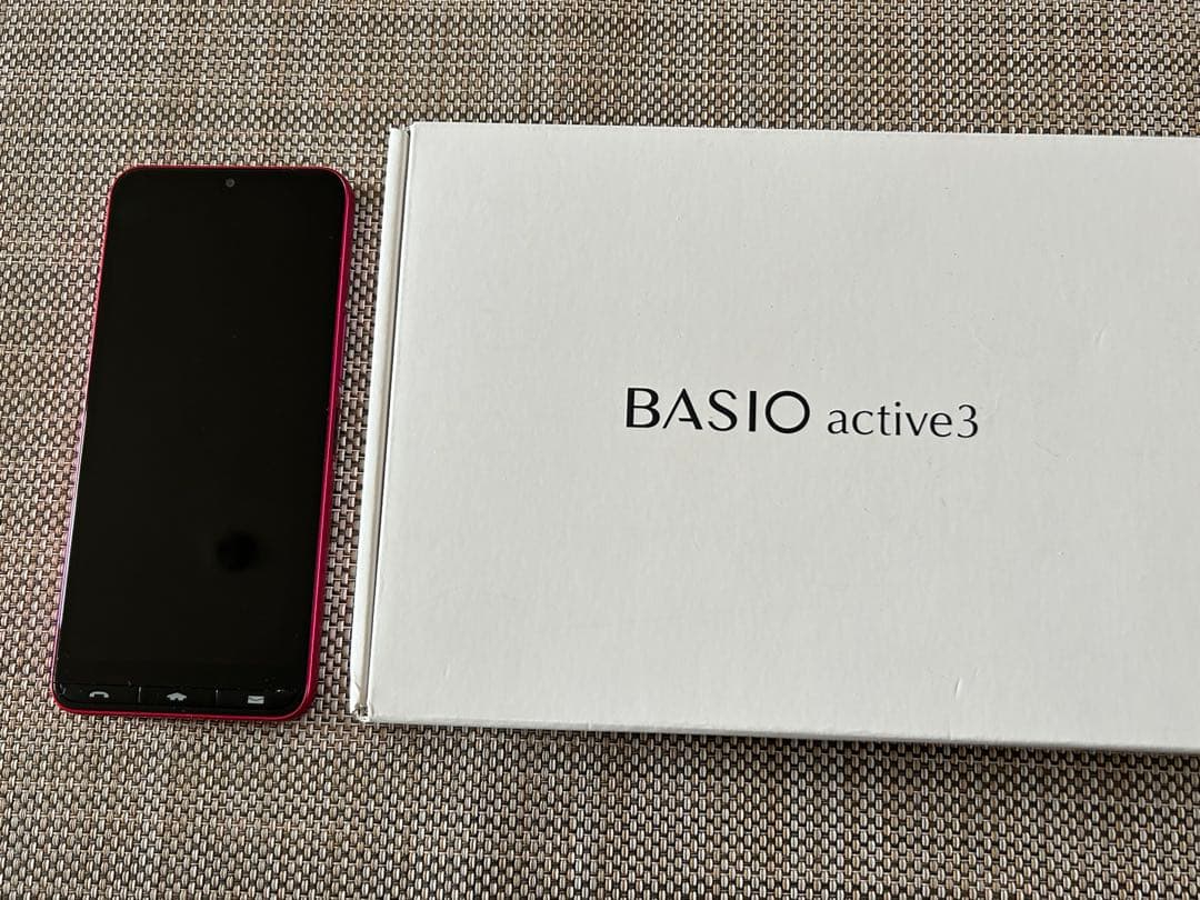 【使用1週間・最新機種】BASIO active3 レッド