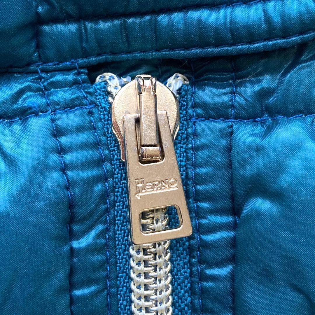 美品　ヘルノ　フェザーダウンベストジャケット　裏地総柄　ペイズリー柄　グリーン