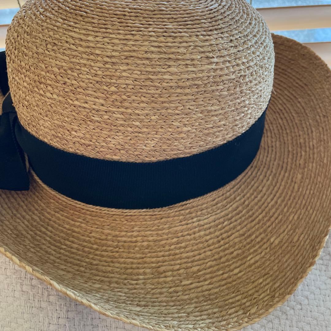 ベージュ ストローハット 黒リボン付き ヘレンカミンスキー