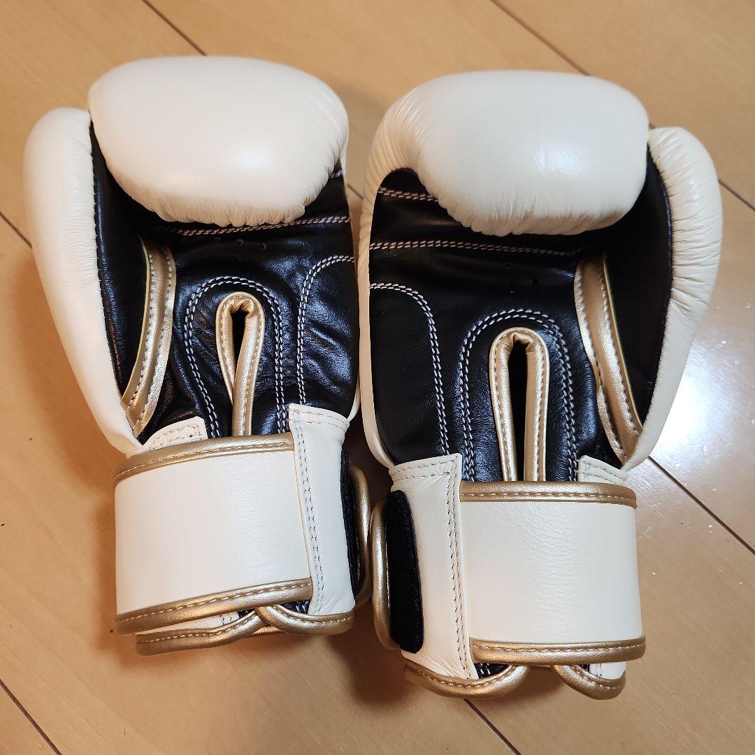 ISAMI BOXER ボクシンググローブ 8oz ホワイト