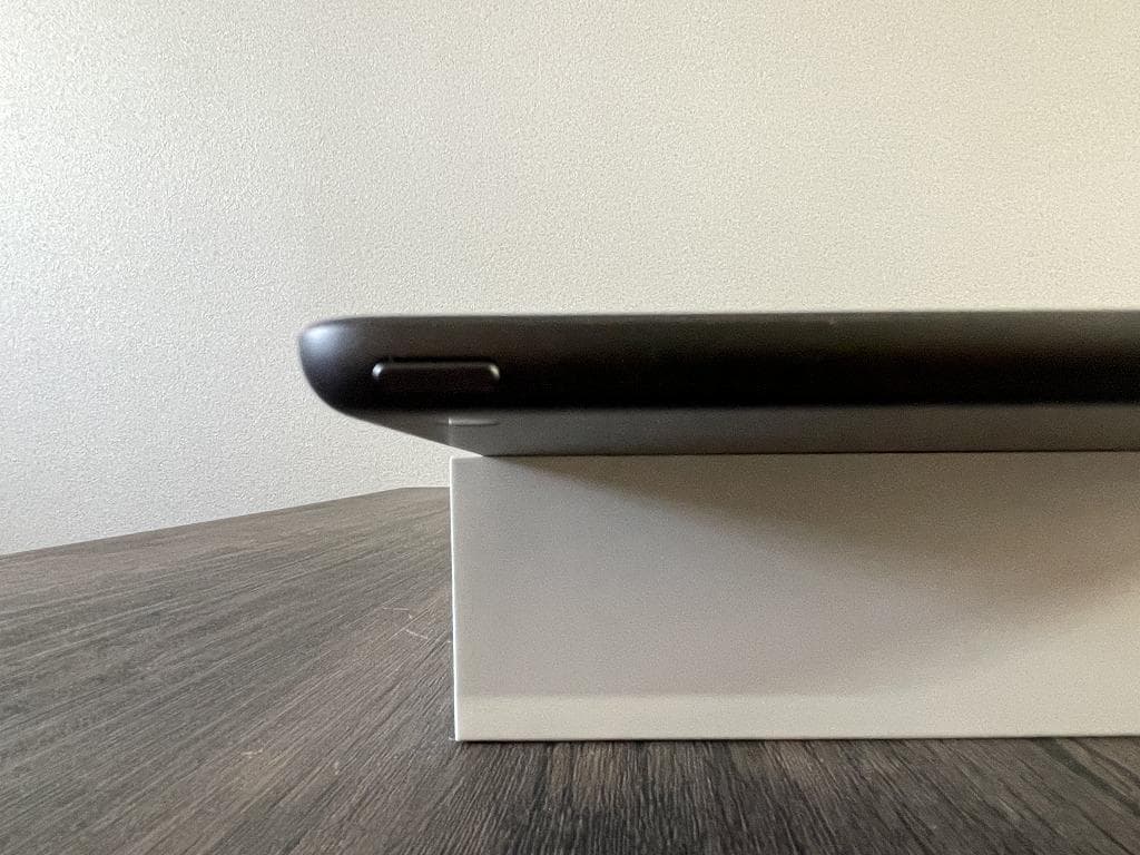 ②【美品】iPad Apple 第9世代　Wi-Fiモデル　64GB