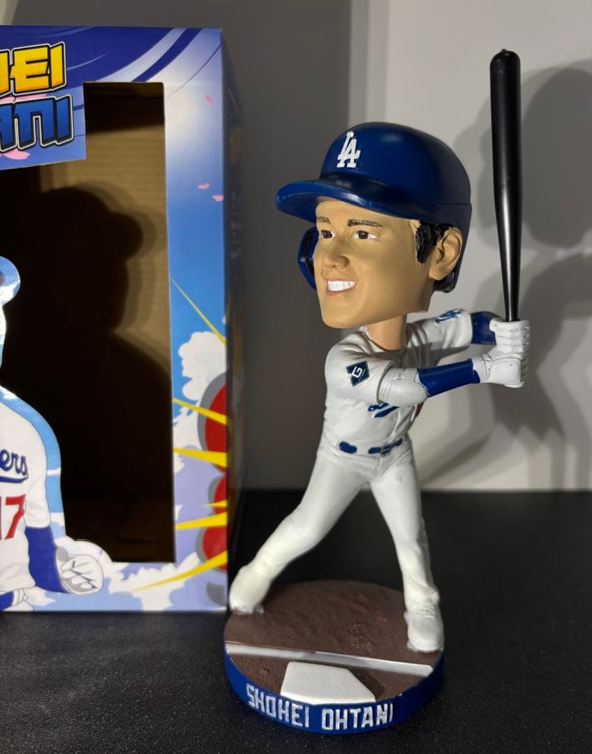 【大谷翔平】2024.5.16ドジャース移籍後初の球場配布ボブルヘッド 白 本物