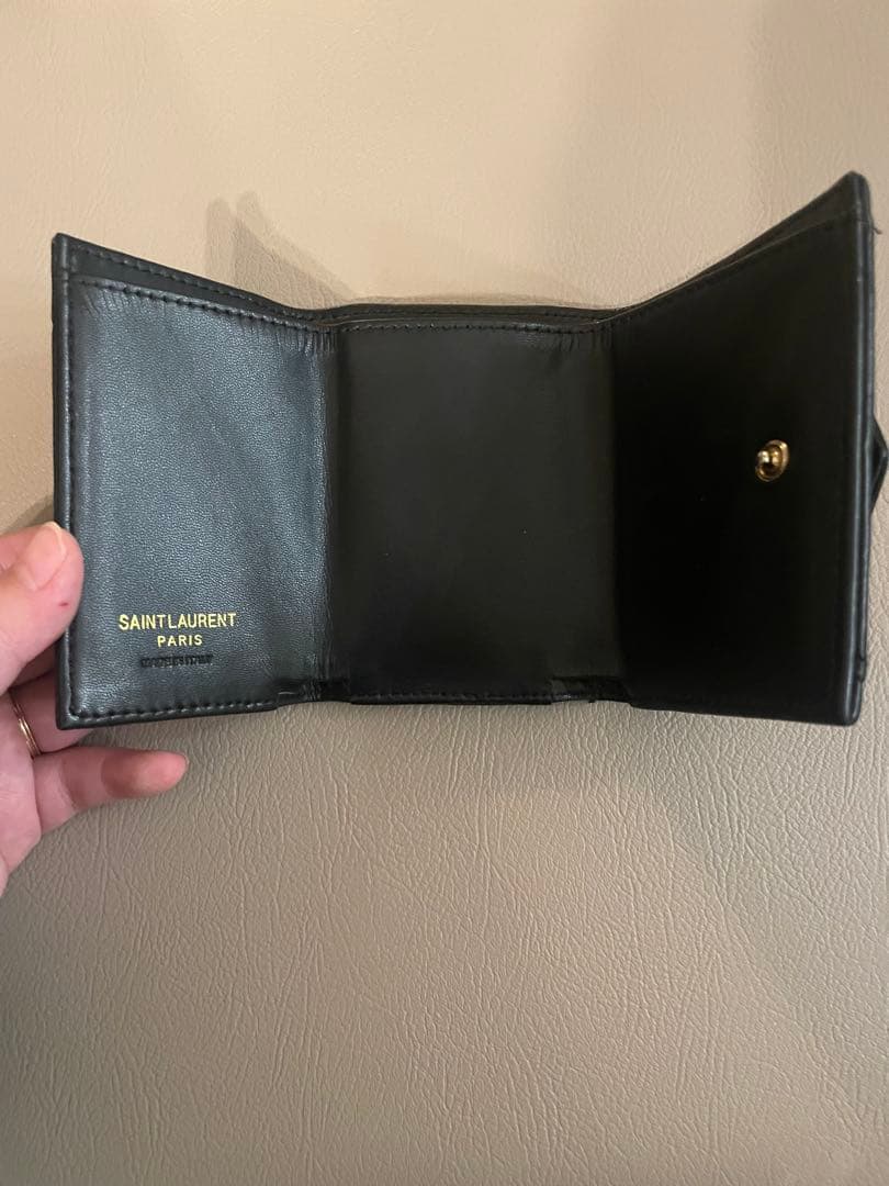 SAINT LAURENT ブラック 三つ折り財布（セール中！）