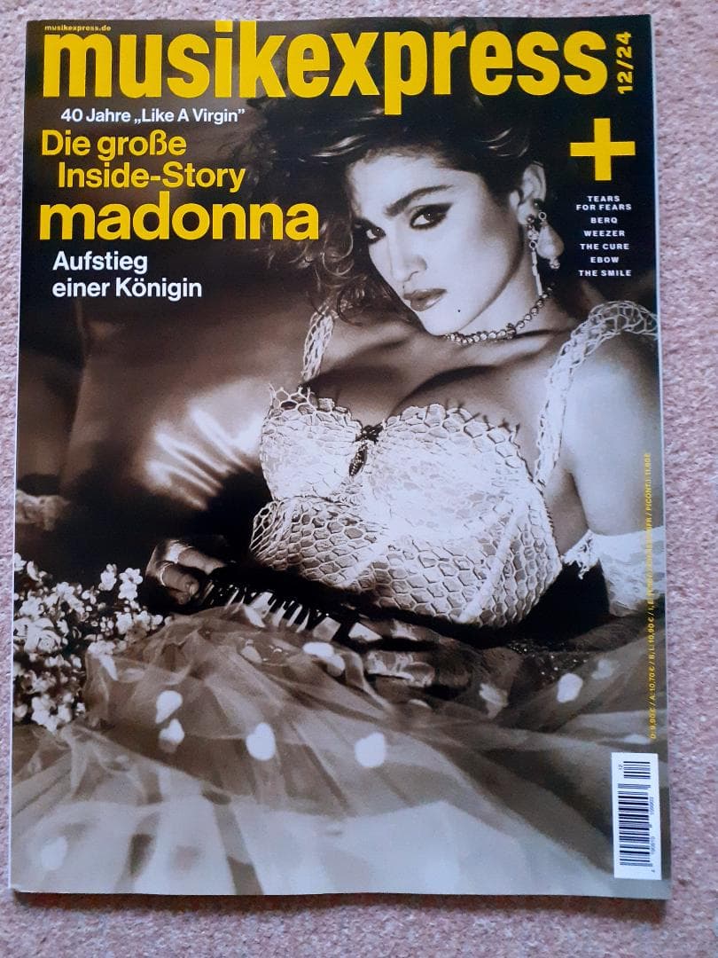 マドンナ　LIKE A VIRGIN 発売４０周年記念　雑誌 + レコード