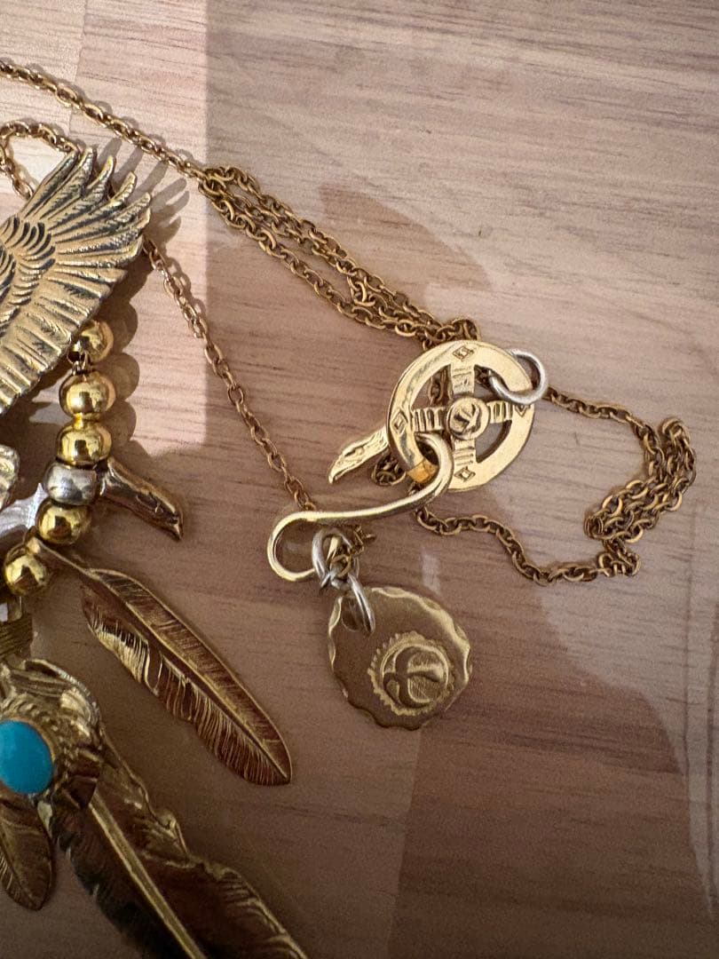 金彫刻シルバーバングル　ステンレスチェーン