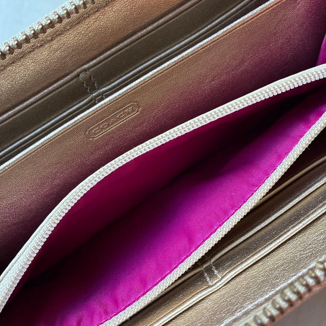 マッシーさま専用☆新品レア☆COACH☆ホースアンドキャリッジラウンドファスナー