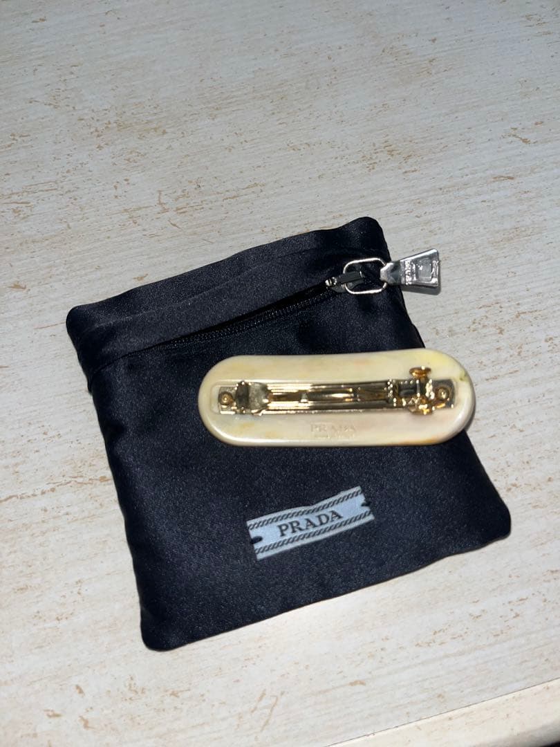 正規品　PRADA プラダ　ヘアクリップ　ヘアバレッタ