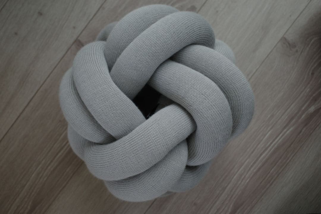 Knot Cushion ホワイト/グレー