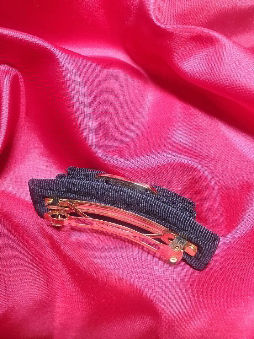 【美品】フェラガモ　バレッタ 　ブラック×ゴールド　ヴァラ