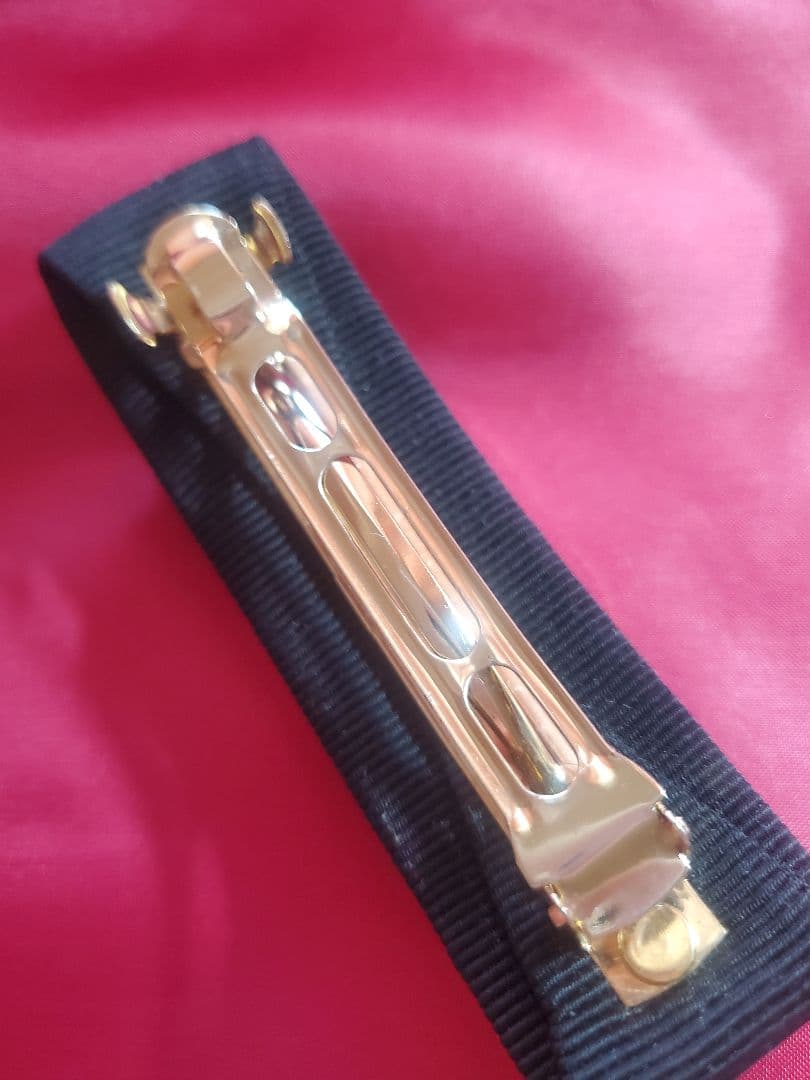 【美品】フェラガモ　バレッタ 　ブラック×ゴールド　ヴァラ