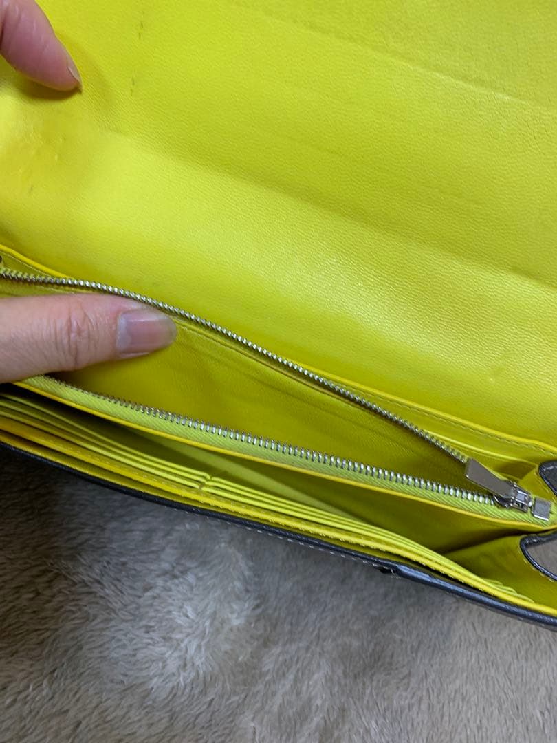 セリーヌ　長財布　グレージュ　内側イエロー