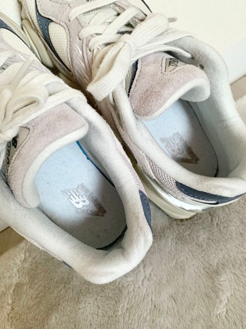 New Balance 9060 ホワイト/ネイビースニーカー