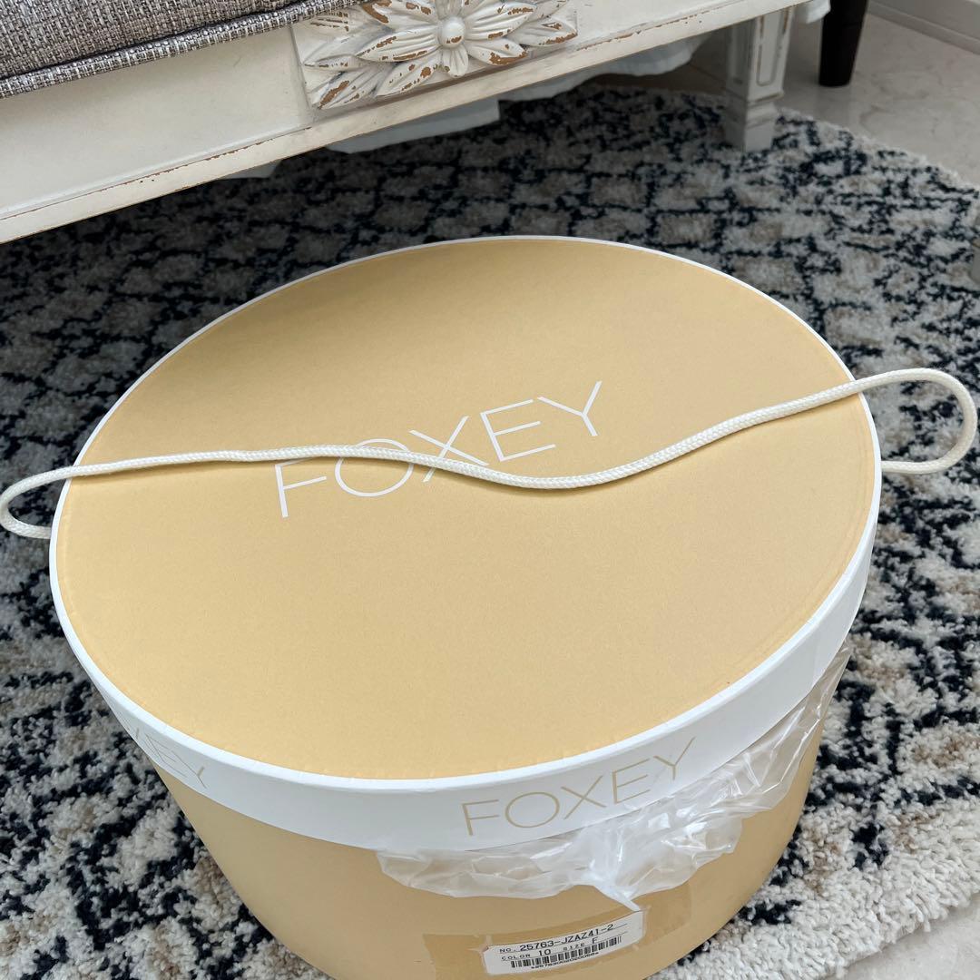 フォクシー黒リボン定番麦わら帽子ストローハット黒リボン付きお箱あり