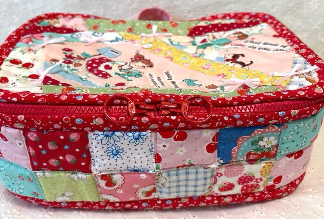 ♥︎ハンドメイド♥︎松山敦子さん生地使用パッチワークBIGバニティポーチ⚠️シワ有り‼️