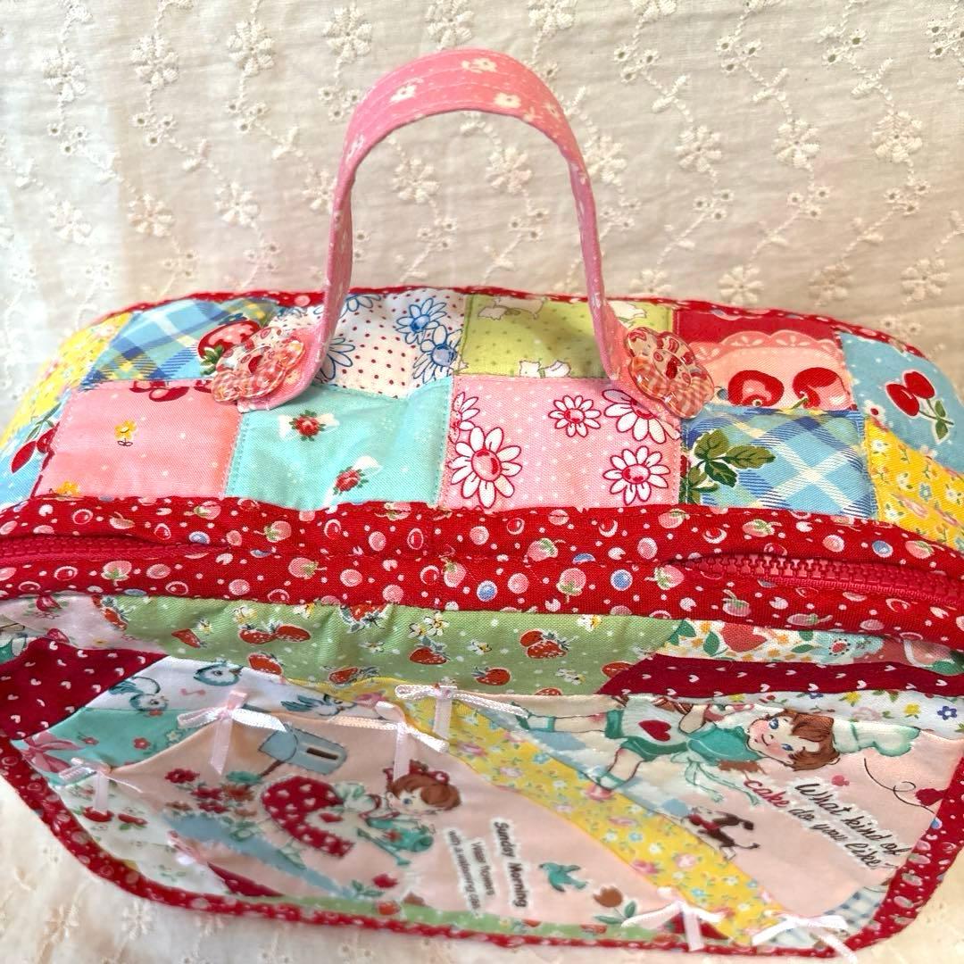 ♥︎ハンドメイド♥︎松山敦子さん生地使用パッチワークBIGバニティポーチ⚠️シワ有り‼️