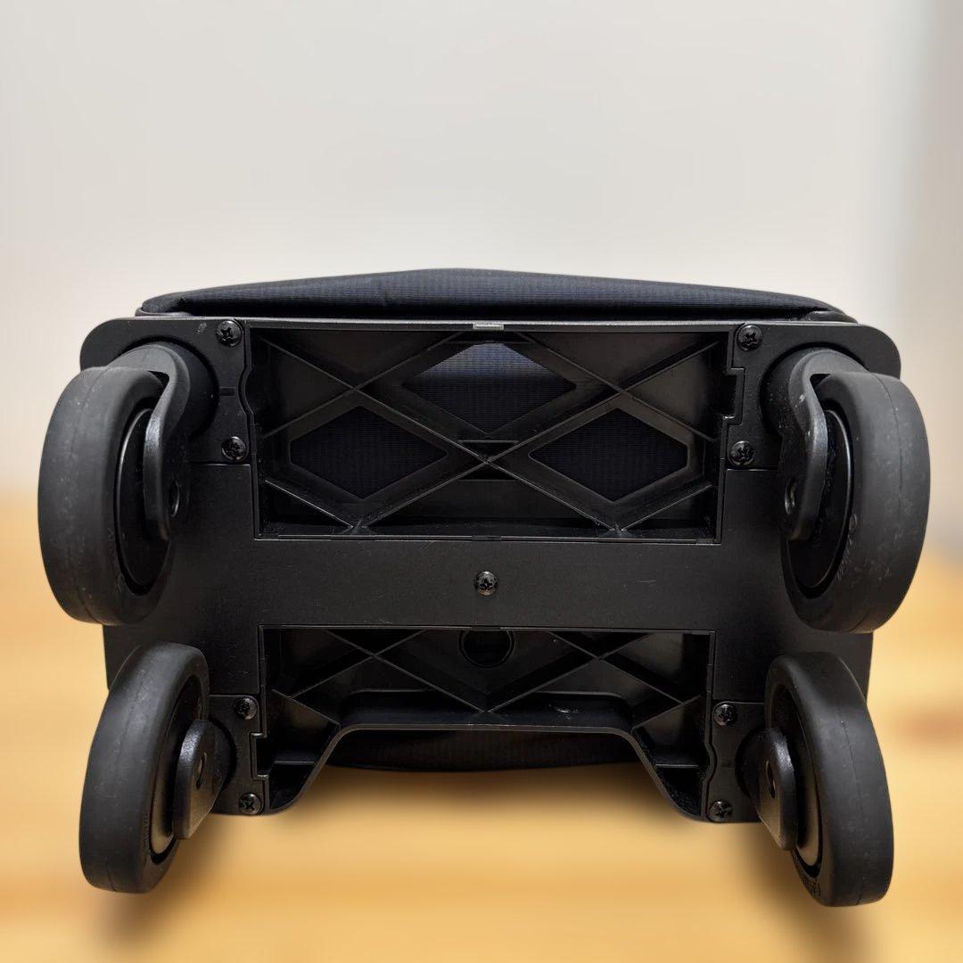 値下げ‼️人気ブランド‼️SWANY‼️スワニー4輪キャリーバック（レインカバー付き）