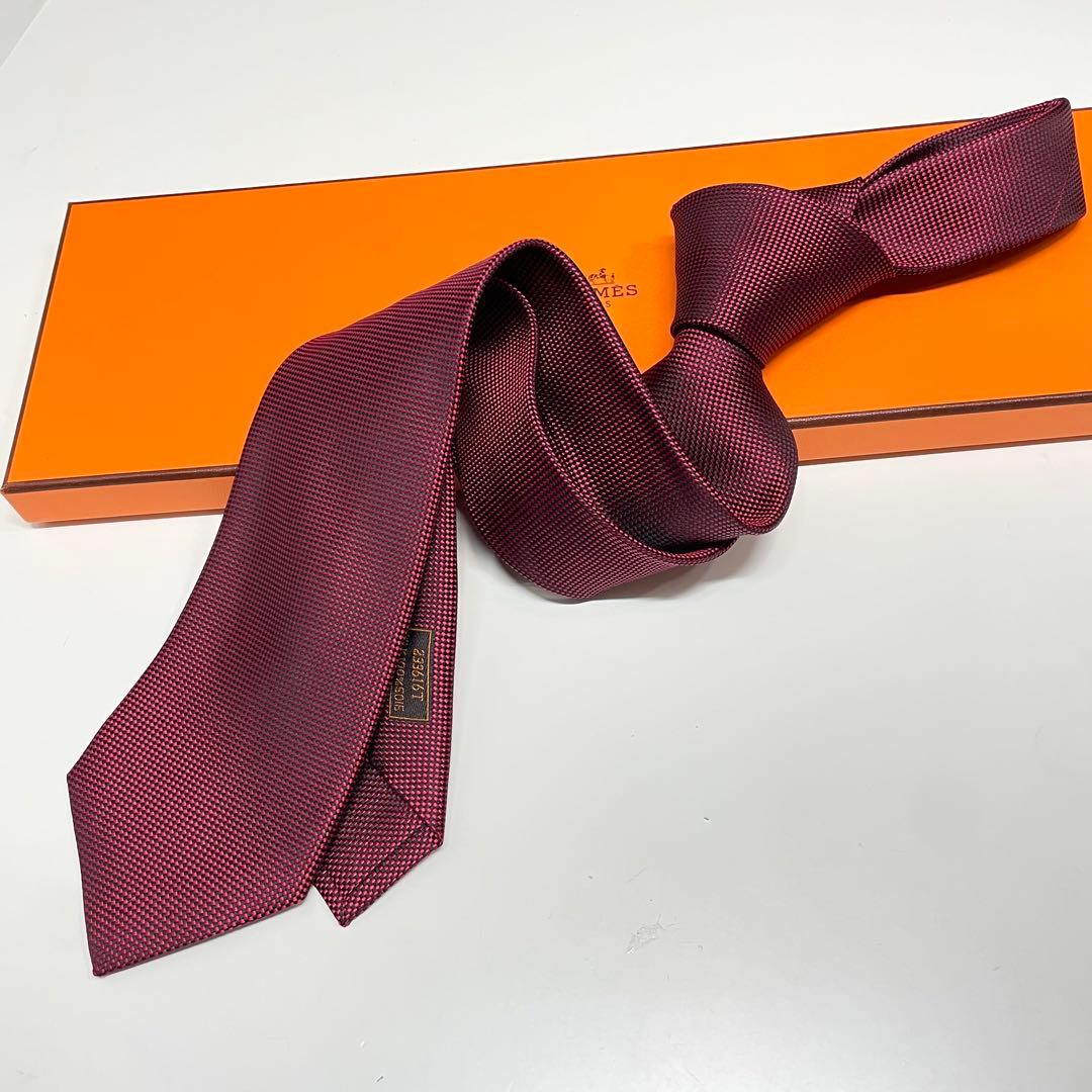 か*ず様 未使用品　HERMES ワインレッド ドット柄 ネクタイ